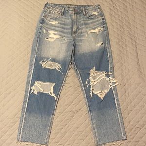 Brand: American Eagle  Color: Blue  Size: 14  Style: Mom Jeans in a regular
